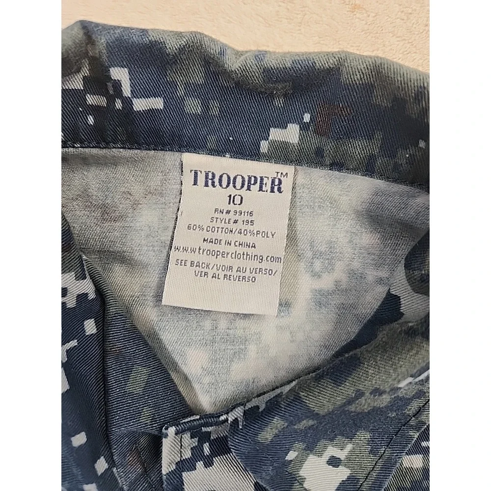 Blue‎ and Gray DIgital Camouflage Youth Light Weight Tropper Jacket Size 10